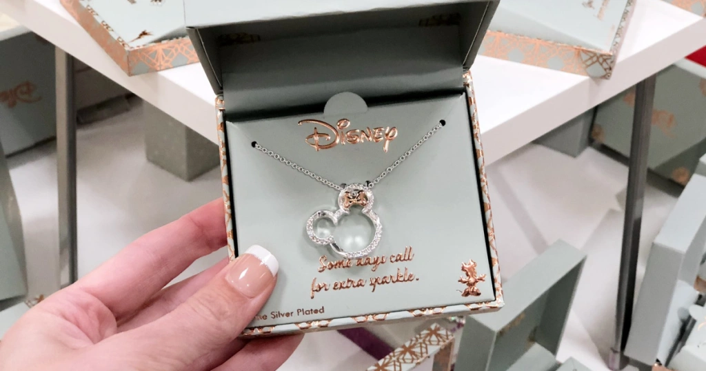 Disney store -Disney store q111